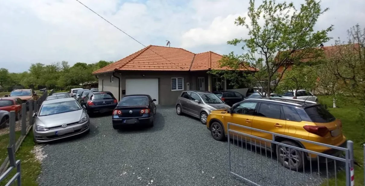 Parking Aerodrom Tuzla – Parkiralište Suljkanović